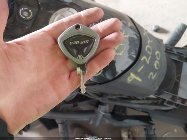 2021 CAN-AM SPYDER ROADSTER 2BXREDD49MV000059 Photo 10