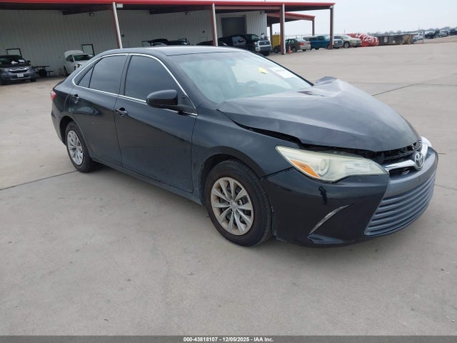 Toyota CAMRY LE 2017 4T1BF1FK2HU306221 Image 1