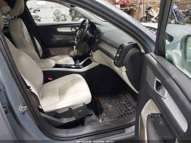 2020 VOLVO XC40 YV4162UK0L2248717 Photo 4