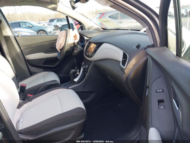 2019 CHEVROLET TRAX 3GNCJKSB2KL232682 Photo 4