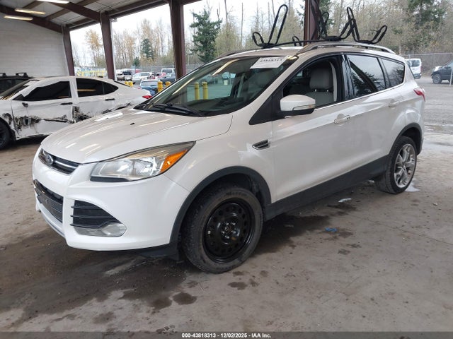 1FMCU9J91EUA22698 Ford Escape Titanium