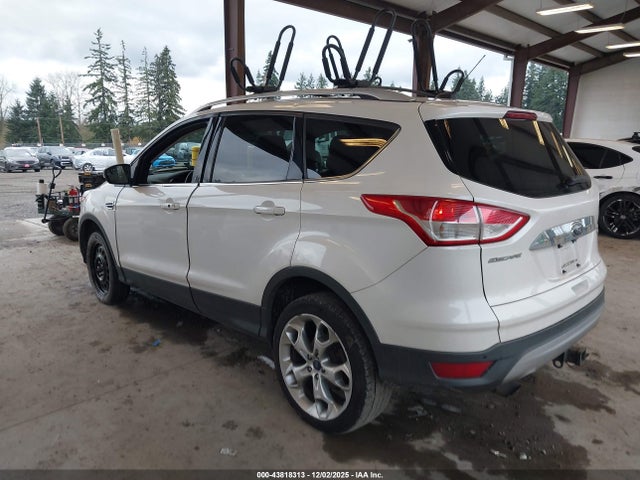 1FMCU9J91EUA22698 Ford Escape Titanium