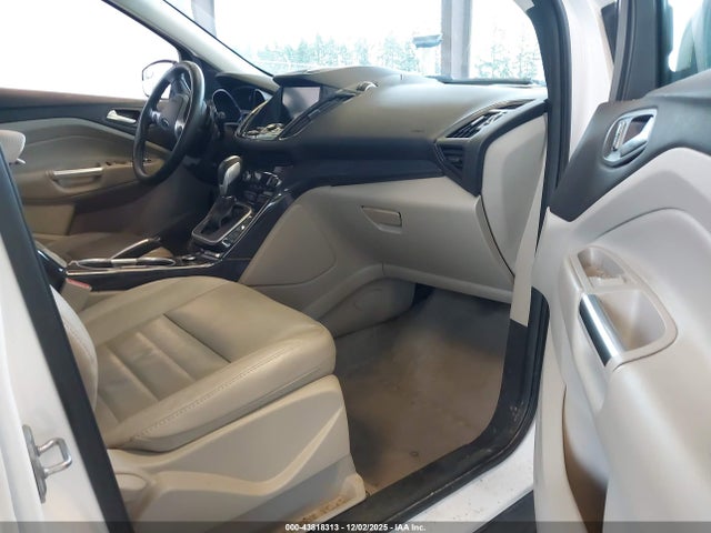 1FMCU9J91EUA22698 Ford Escape Titanium