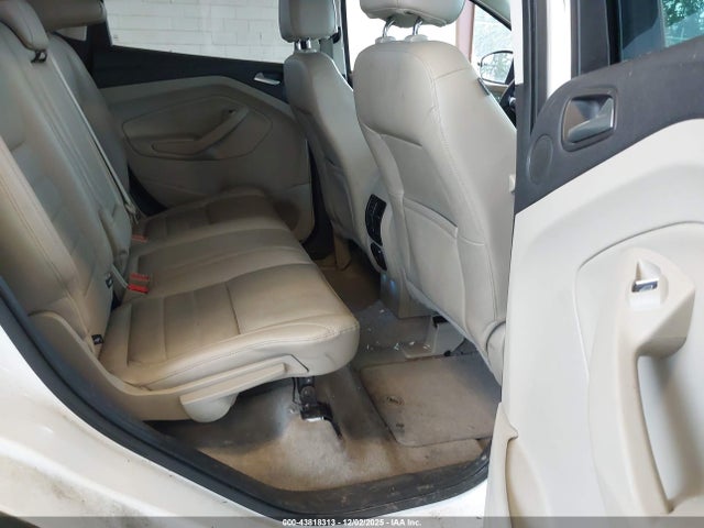 1FMCU9J91EUA22698 Ford Escape Titanium