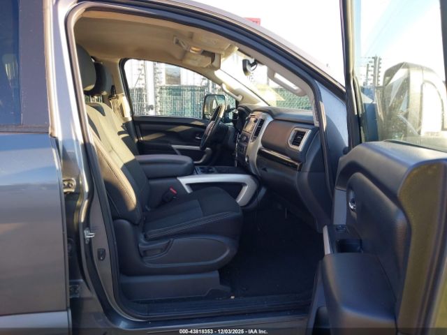 2016 NISSAN TITAN XD 1N6BA1F41GN511975 Photo 4