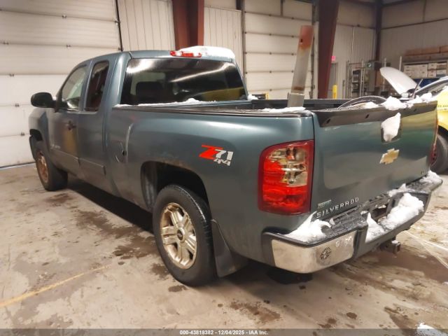 2011 CHEVROLET SILVERADO 1500 1GCRKSE36BZ377415 Photo 2