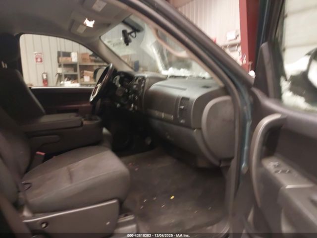 2011 CHEVROLET SILVERADO 1500 1GCRKSE36BZ377415 Photo 4