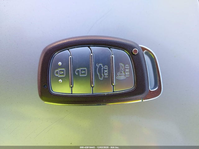 KMHE24L33KA093599 Hyundai Sonata Hybrid Se