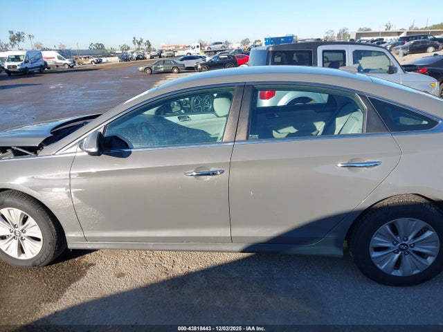 KMHE24L33KA093599 Hyundai Sonata Hybrid Se