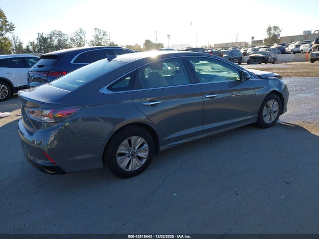KMHE24L33KA093599 Hyundai Sonata Hybrid Se