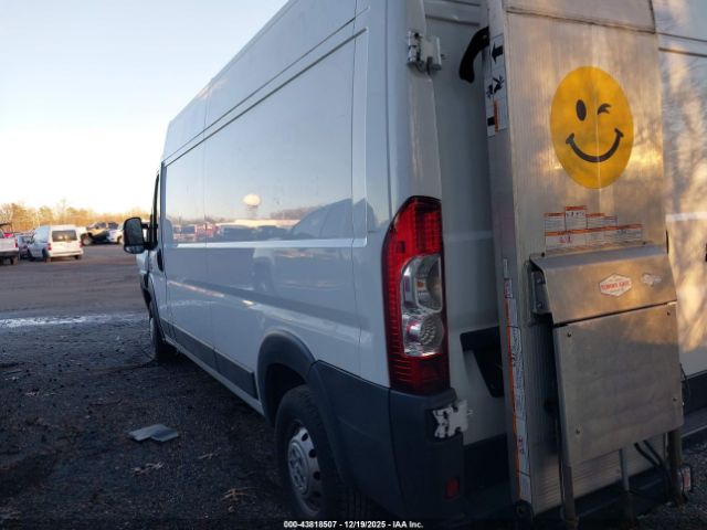 2018 RAM PROMASTER 2500 3C6TRVDGXJE156487 Photo 2