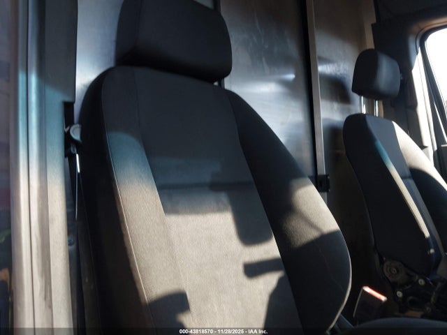 WD4PF1CD4KP133085 Mercedes-Benz Sprinter 2500 High Roof V6