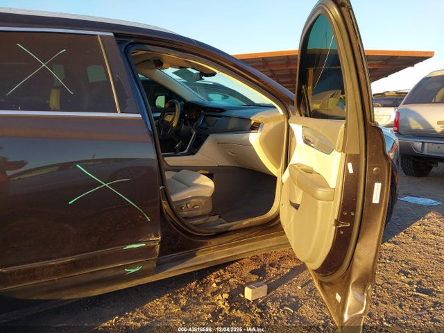 2018 CADILLAC XT5 1GYKNFRS0JZ191833 Photo 4