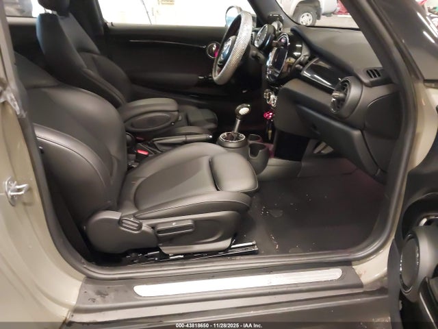 2019 MINI HARDTOP WMWXP7C55K2A53794 Photo 4