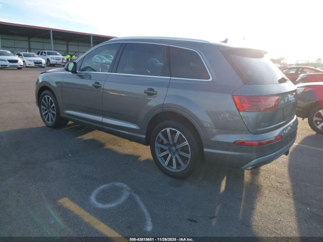 2017 AUDI Q7 WA1LAAF70HD018999 Photo 2