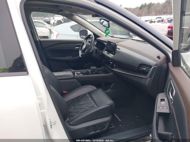 JN8AT3DD7MW305416 Nissan Rogue Platinum Intelligent Awd