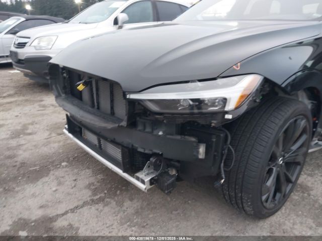 2025 VOLVO XC60 PLUG-IN HYBRID YV4H60RD7S1035586 Photo 5