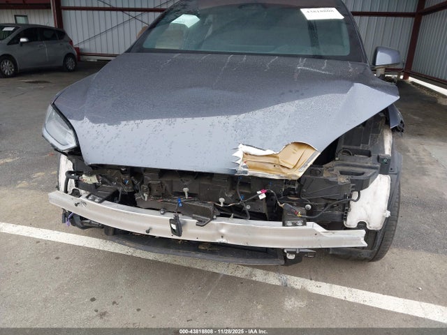 2022 TESLA MODEL X 7SAXCBE64NF332324 Photo 5