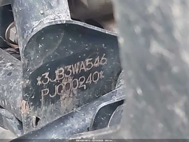 2023 CAN-AM OUTLANDER 3JB3WA546PJ000240 Photo 9