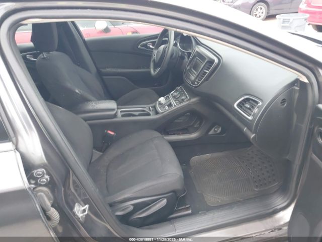 2016 CHRYSLER 200 1C3CCCAB6GN138004 Photo 4