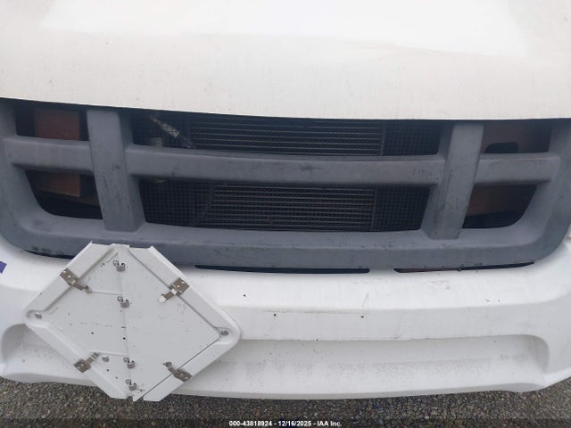 Isuzu NPR 2016 JALB4T171G7W01122 Image 9