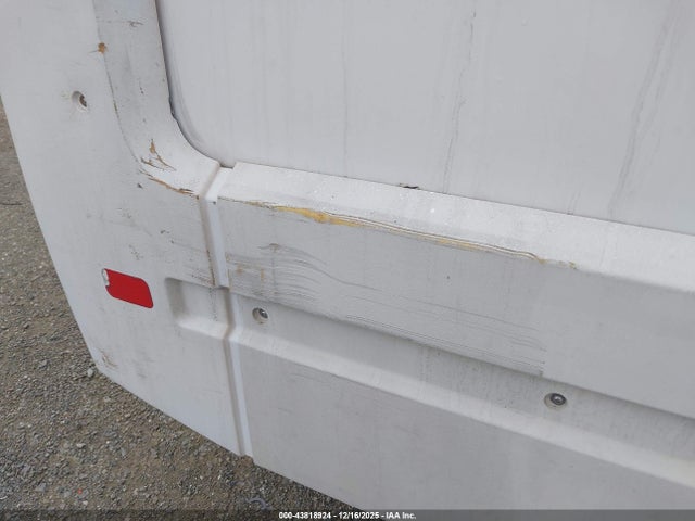 Isuzu NPR 2016 JALB4T171G7W01122 Image 11