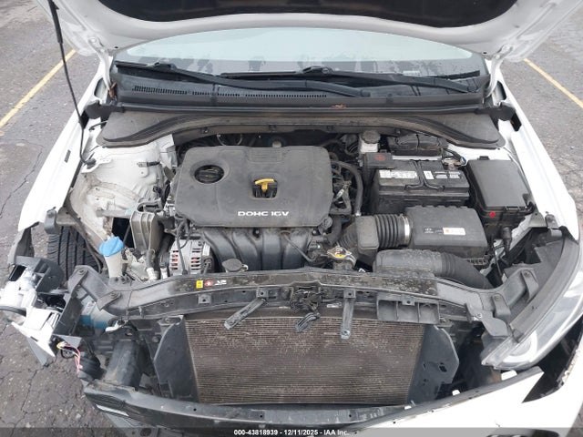 5NPD84LF5JH399445 Hyundai ELANTRA SEL