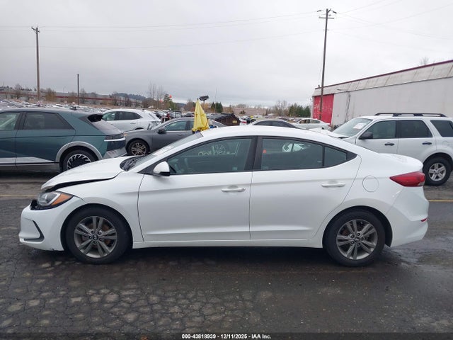 5NPD84LF5JH399445 Hyundai ELANTRA SEL
