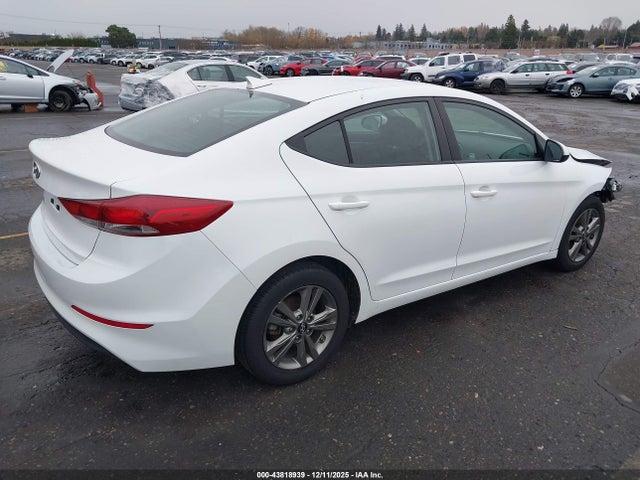 5NPD84LF5JH399445 Hyundai ELANTRA SEL