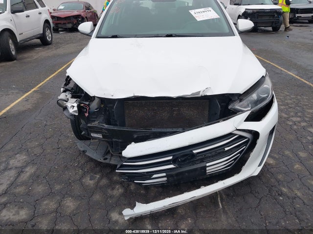 5NPD84LF5JH399445 Hyundai ELANTRA SEL