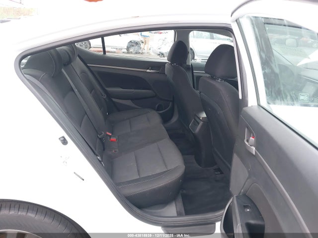 5NPD84LF5JH399445 Hyundai ELANTRA SEL
