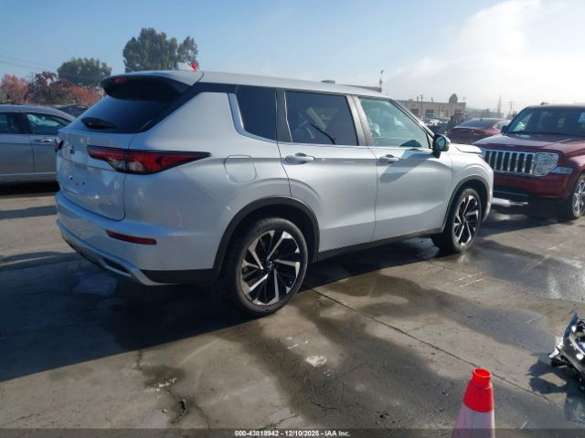 2023 MITSUBISHI OUTLANDER JA4J3UA84PZ034904 Photo 3