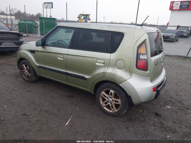 2010 KIA SOUL KNDJT2A25A7189471 Photo 2