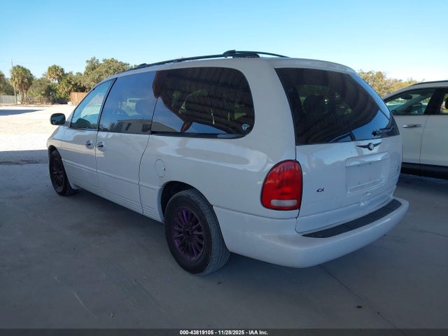 1999 CHRYSLER TOWN & COUNTRY 1C4GP64L7XB570562 Photo 2