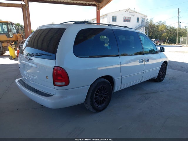 1999 CHRYSLER TOWN & COUNTRY 1C4GP64L7XB570562 Photo 3