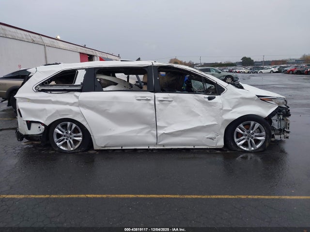 5TDZRKEC3MS010584 Toyota Sienna Limited