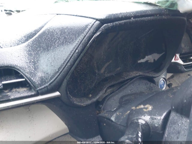 5TDZRKEC3MS010584 Toyota Sienna Limited