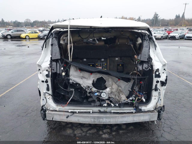 5TDZRKEC3MS010584 Toyota Sienna Limited