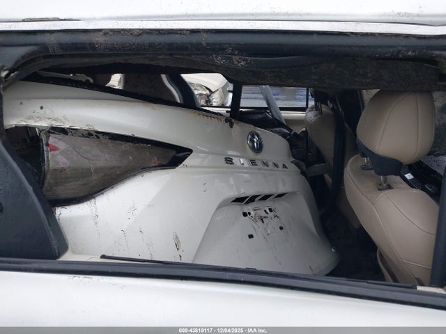 5TDZRKEC3MS010584 Toyota Sienna Limited
