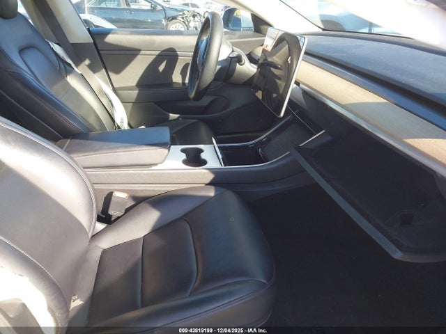 2020 TESLA MODEL 3 5YJ3E1EA0LF805833 Photo 4