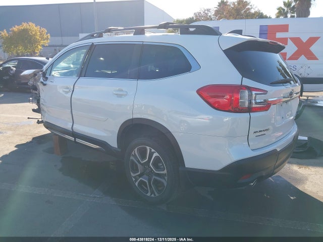 Subaru Ascent Limited 8-passenger 2023 4S4WMAND4P3456281 Image 3