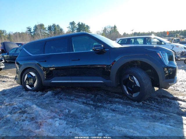 KIA Ev9 Wind 2024 KNDAFFS51R6038488 Image 13