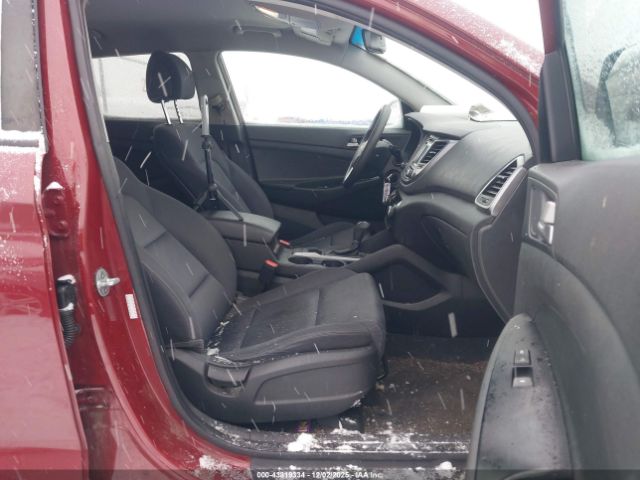 2018 HYUNDAI TUCSON KM8J2CA44JU768572 Photo 4