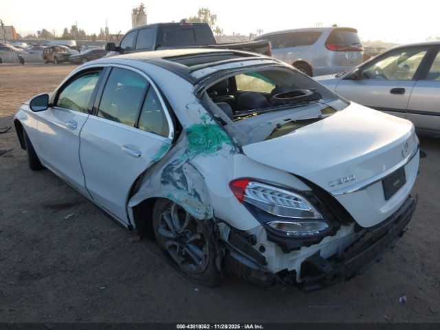 2016 MERCEDES-BENZ C 300 55SWF4JB8GU105640 Photo 2