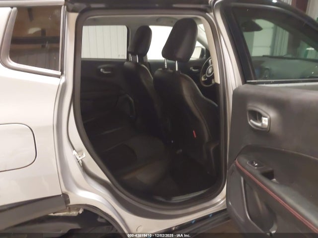 2019 JEEP COMPASS 3C4NJDDB8KT619392 Photo 7