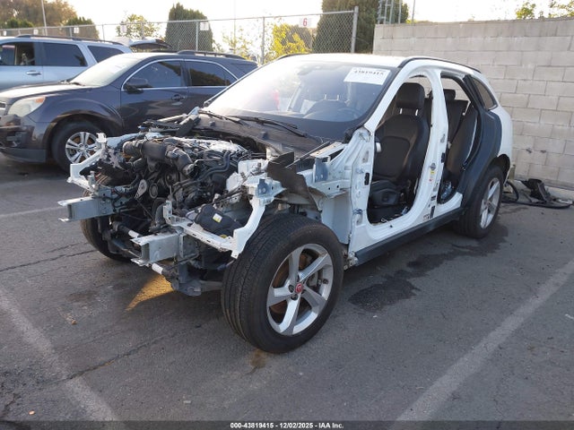 Jaguar F-pace 35t Premium 2017 SADCJ2BV2HA893457 Image 2