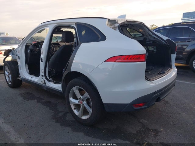 Jaguar F-pace 35t Premium 2017 SADCJ2BV2HA893457 Image 3