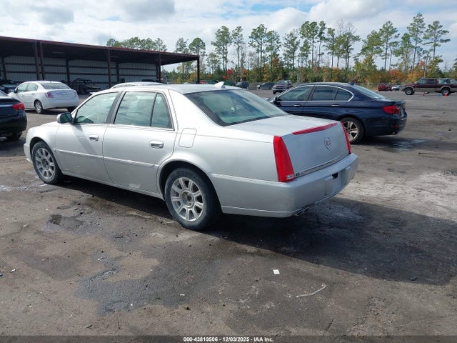 2010 CADILLAC DTS 1G6KA5EY0AU110254 Photo 2