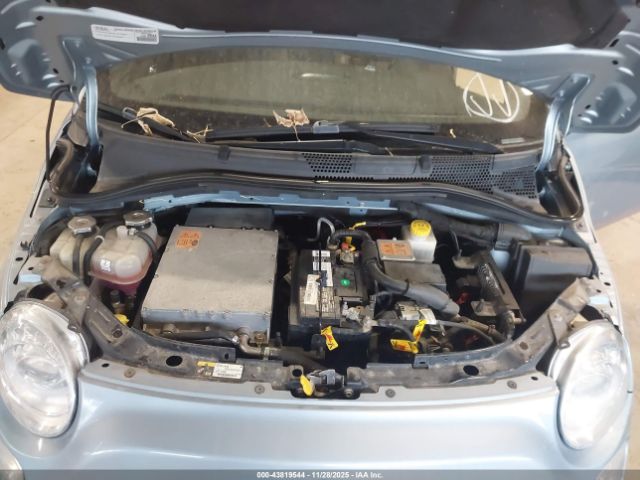 2015 FIAT 500E 3C3CFFGE7FT709654 Photo 9