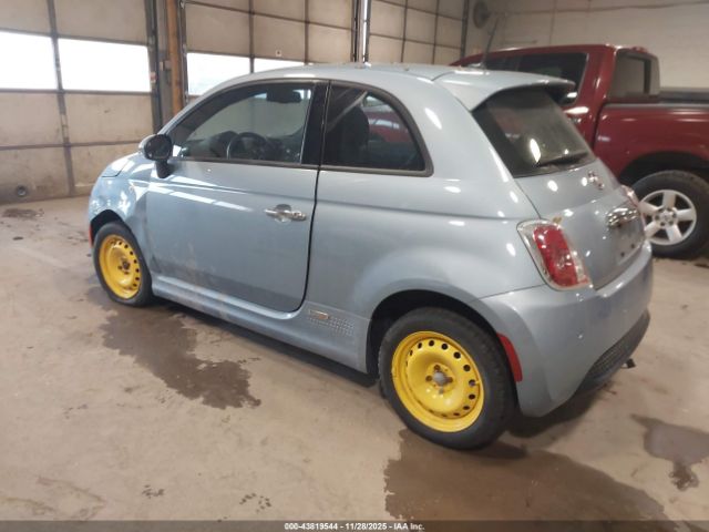 2015 FIAT 500E 3C3CFFGE7FT709654 Photo 2